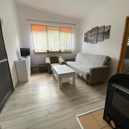 Vakantiehuis Letniskowy Nad Jeziorem Wiejskim Lakie (Bytow)