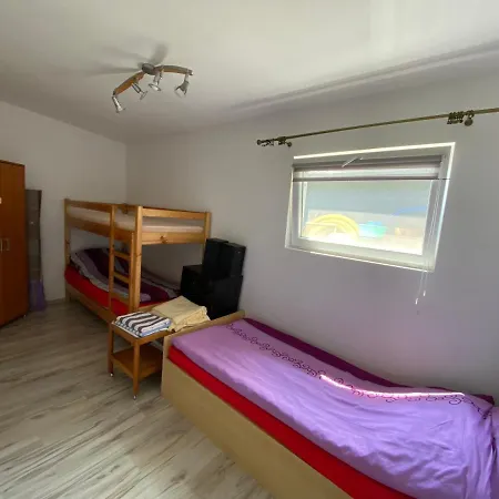 Vakantiehuis Letniskowy Nad Jeziorem Wiejskim Lakie (Bytow)