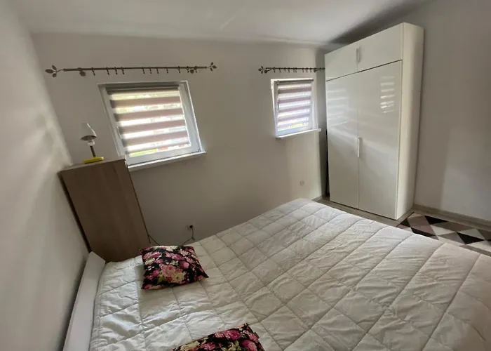 Letniskowy Nad Jeziorem Wiejskim *